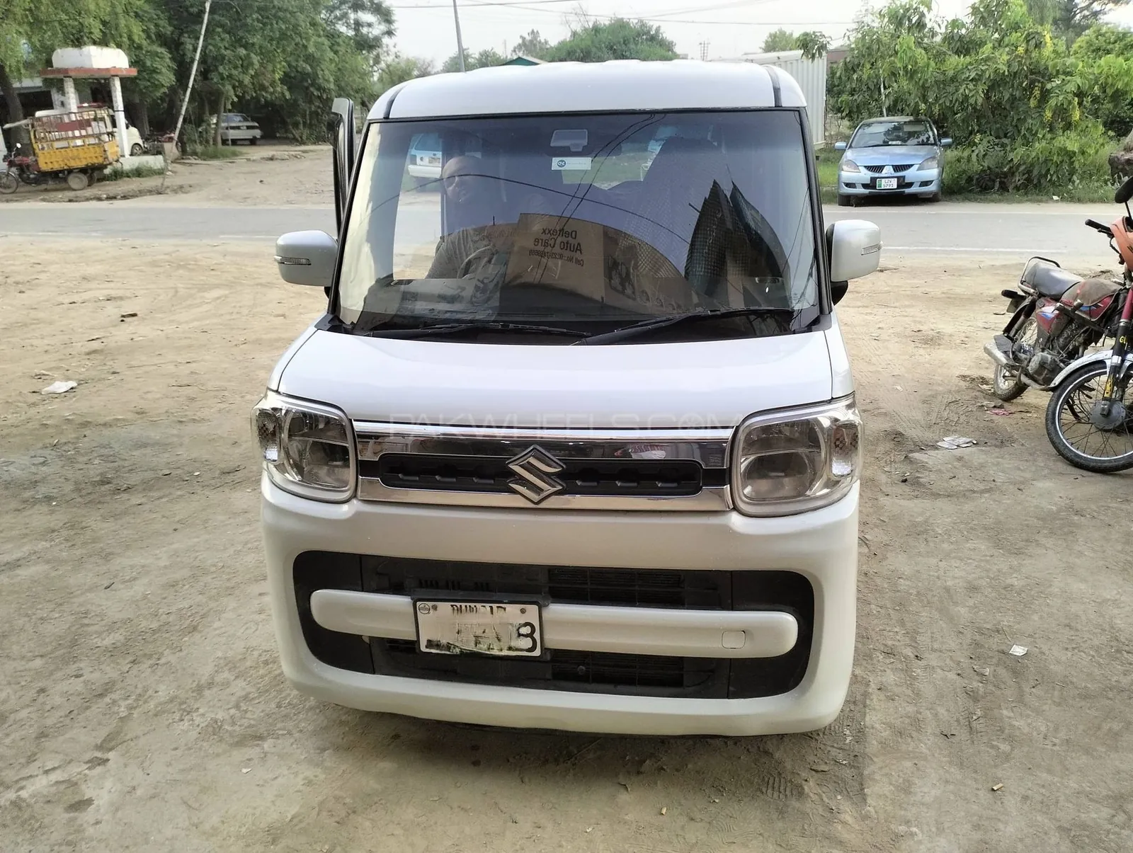 Suzuki Spacia