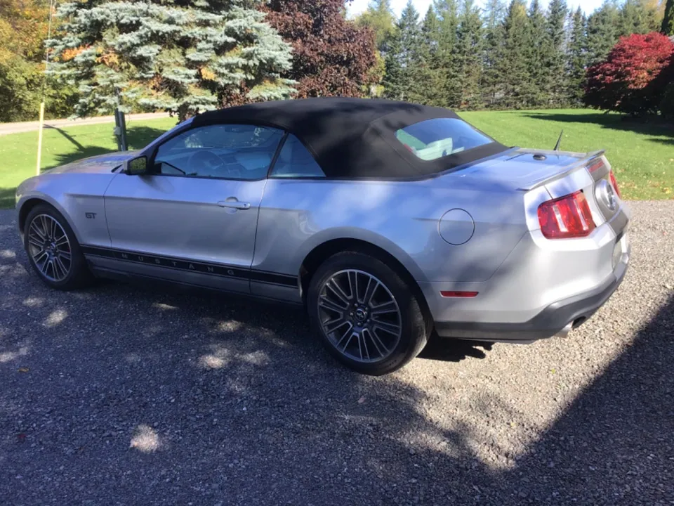 Ford Mustang 2010 photo 3