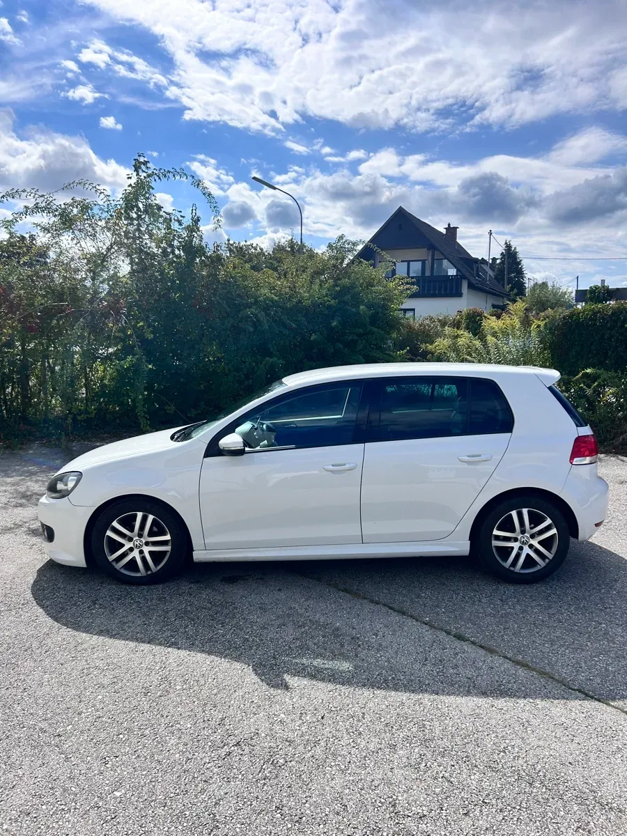 Volkswagen Golf 2011 photo 3