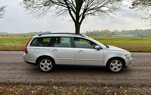 Volvo V50 2010 photo 5