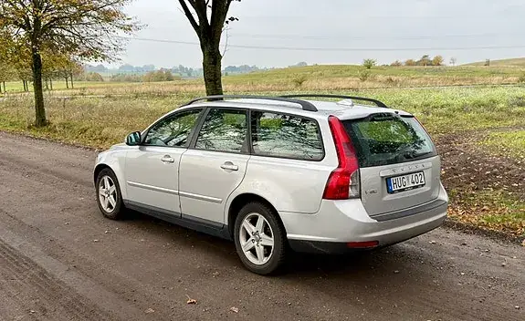 Volvo V50 2010 photo 2