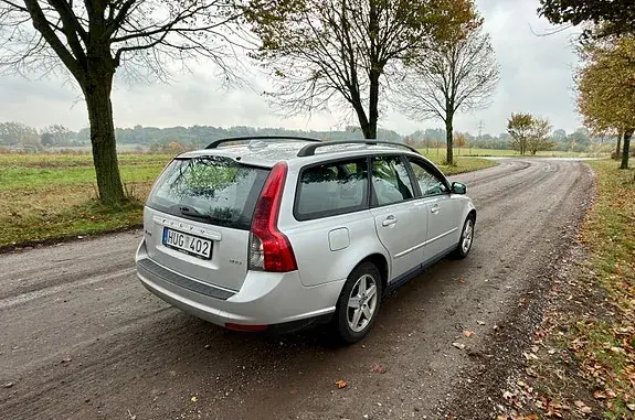 Volvo V50 2010 photo 4