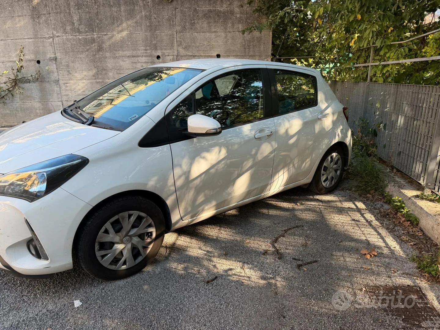 Toyota Yaris 2022 photo 2