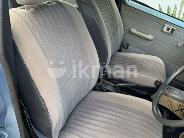 Toyota Corolla 1983 photo 2