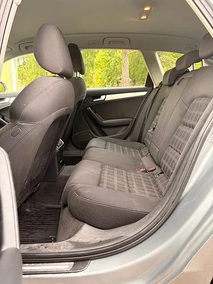 Audi A4 2012 photo 2