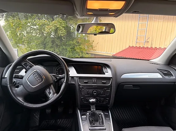 Audi A4 2012 photo 3