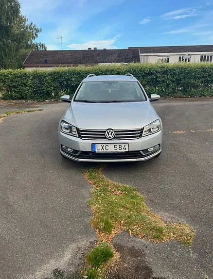 Volkswagen Passat 2012 photo 2