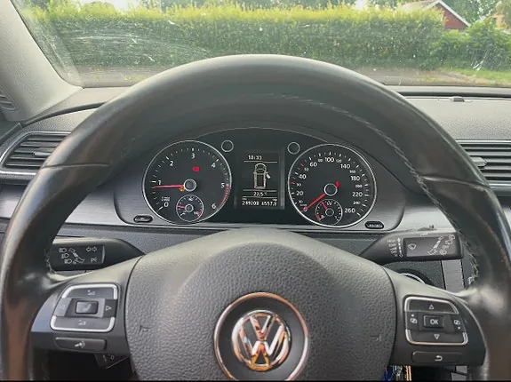 Volkswagen Passat 2012 photo 4