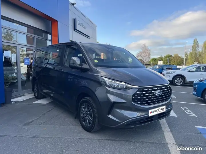 Ford Tourneo Custom 2024 photo 3