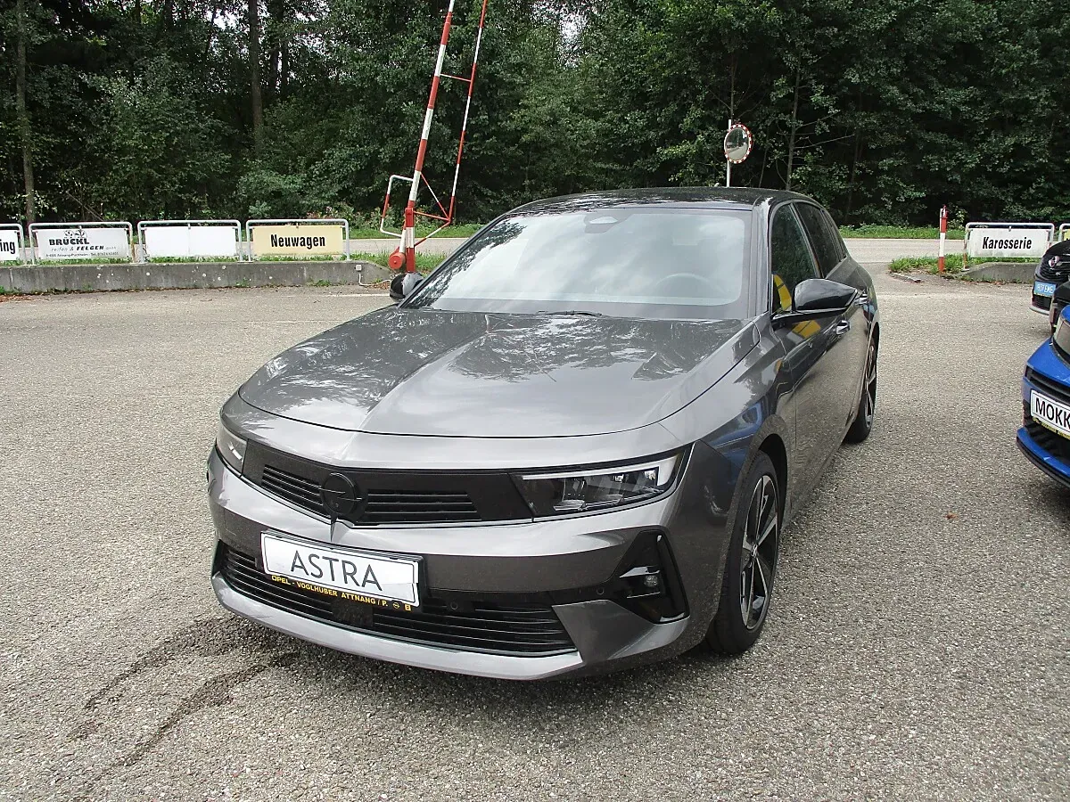 Opel Astra 2024 photo 3