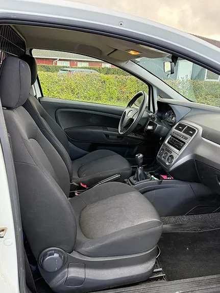 Fiat Punto 2012 photo 3