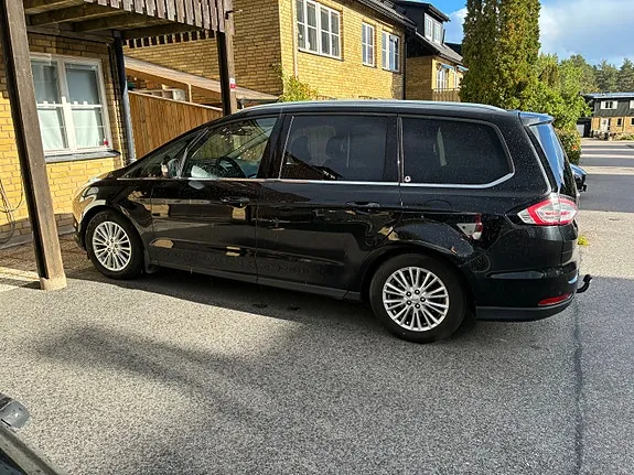 Ford Galaxy 2016 photo 3