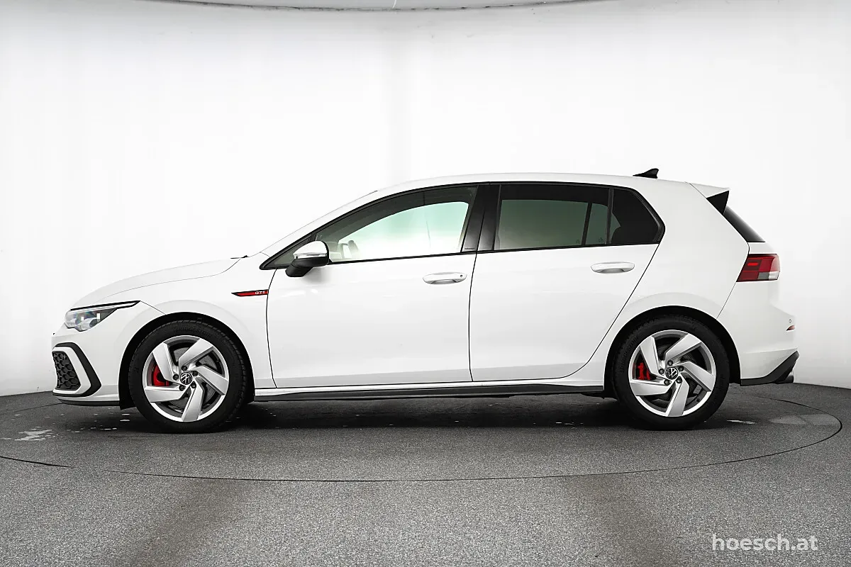 Volkswagen Golf 2023 photo 3