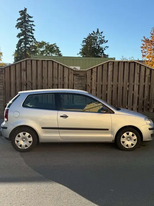 Volkswagen Polo 2008 photo 2