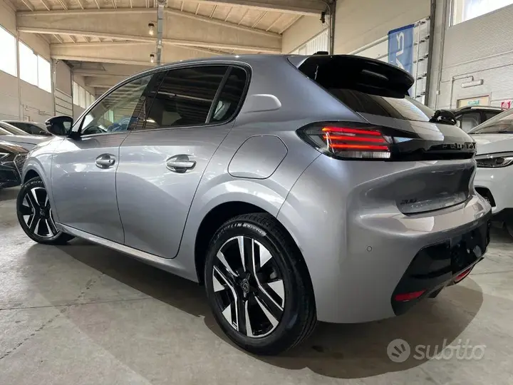 Peugeot 208 2025 photo 3