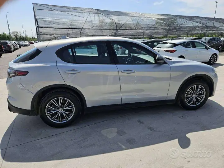 Alfa Romeo Stelvio 2023 photo 5