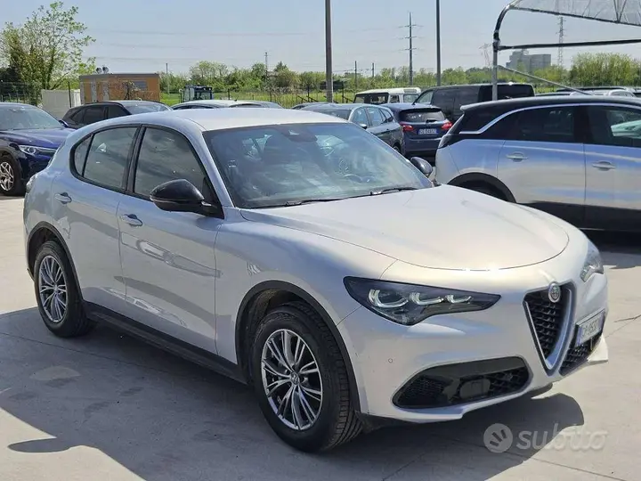 Alfa Romeo Stelvio 2023 photo 2