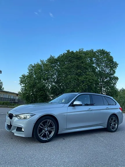 BMW 320I 2019 photo 3