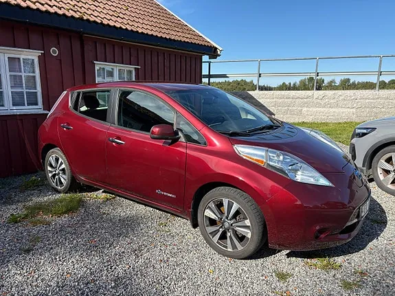 Nissan Leaf 2017 photo 2