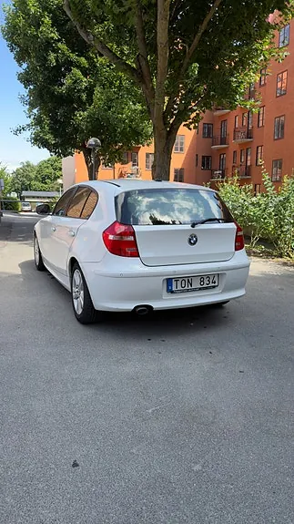 BMW 116D 2011 photo 2