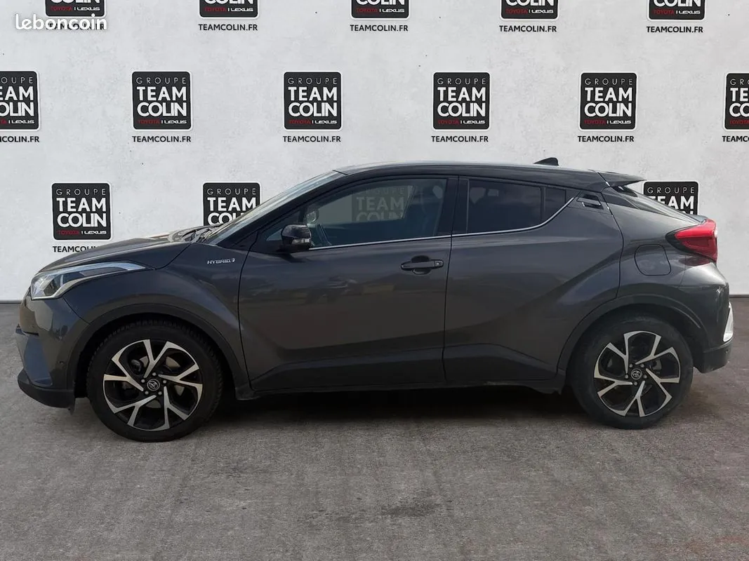 Toyota C-Hr 2018 photo 2
