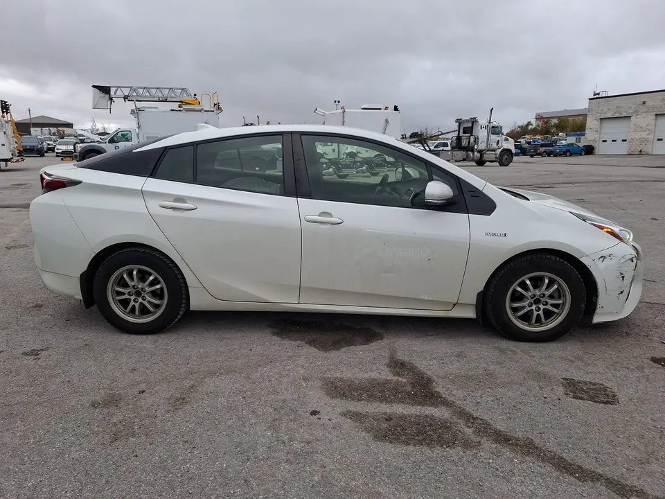 Toyota Prius 2017 photo 4