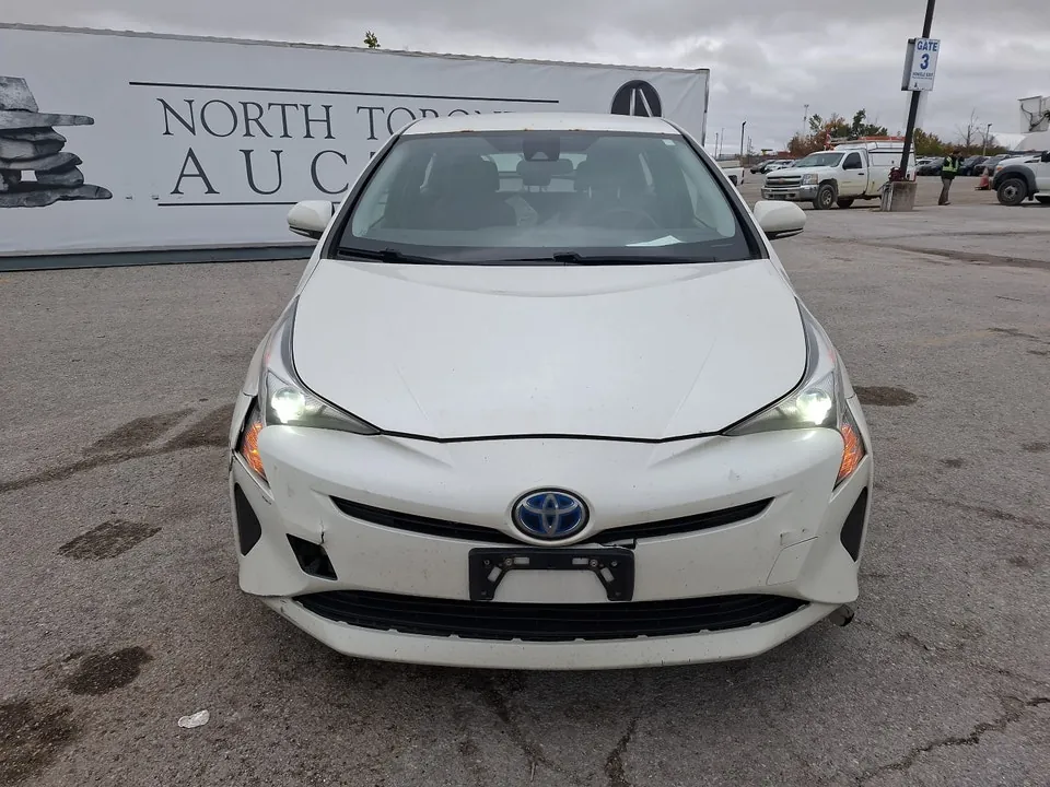 Toyota Prius 2017 photo 2
