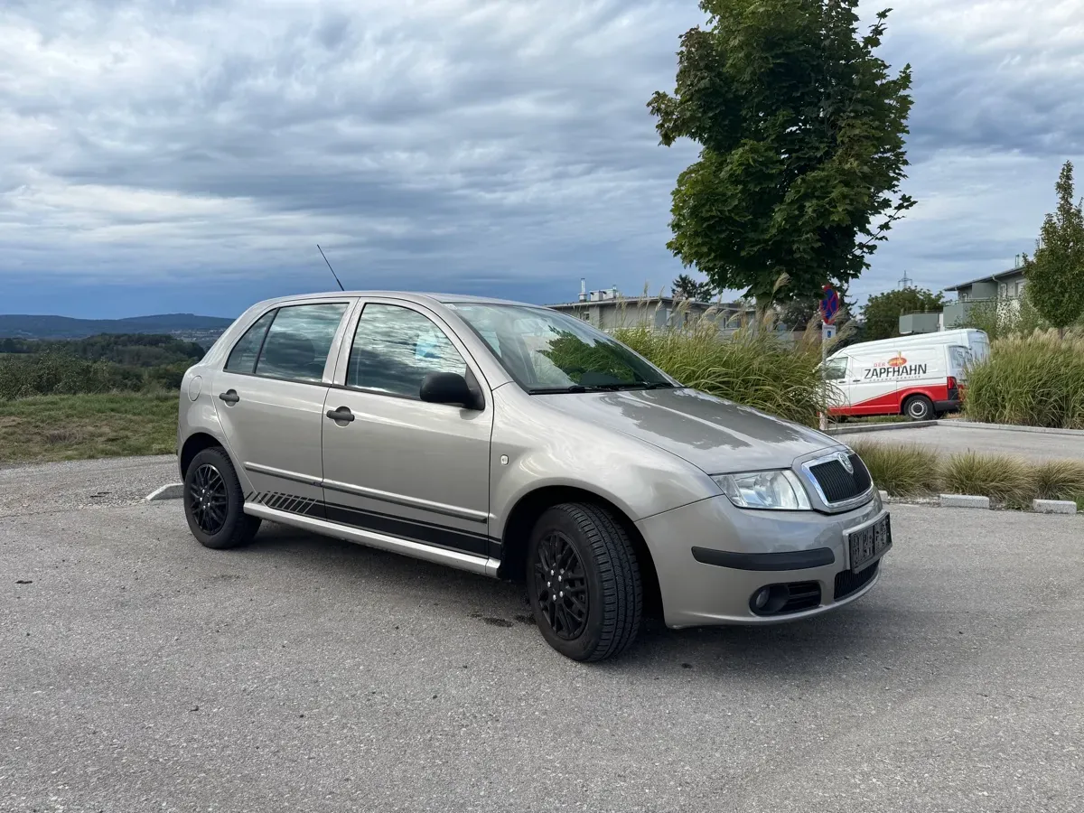 Skoda Fabia 2006 photo 2
