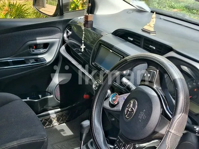 Toyota Vitz 2018 photo 4