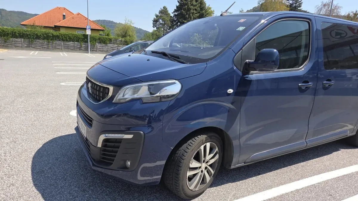 Peugeot Traveller