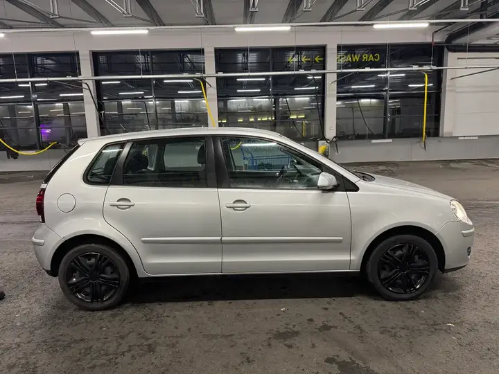 Volkswagen Polo 2008 photo 2