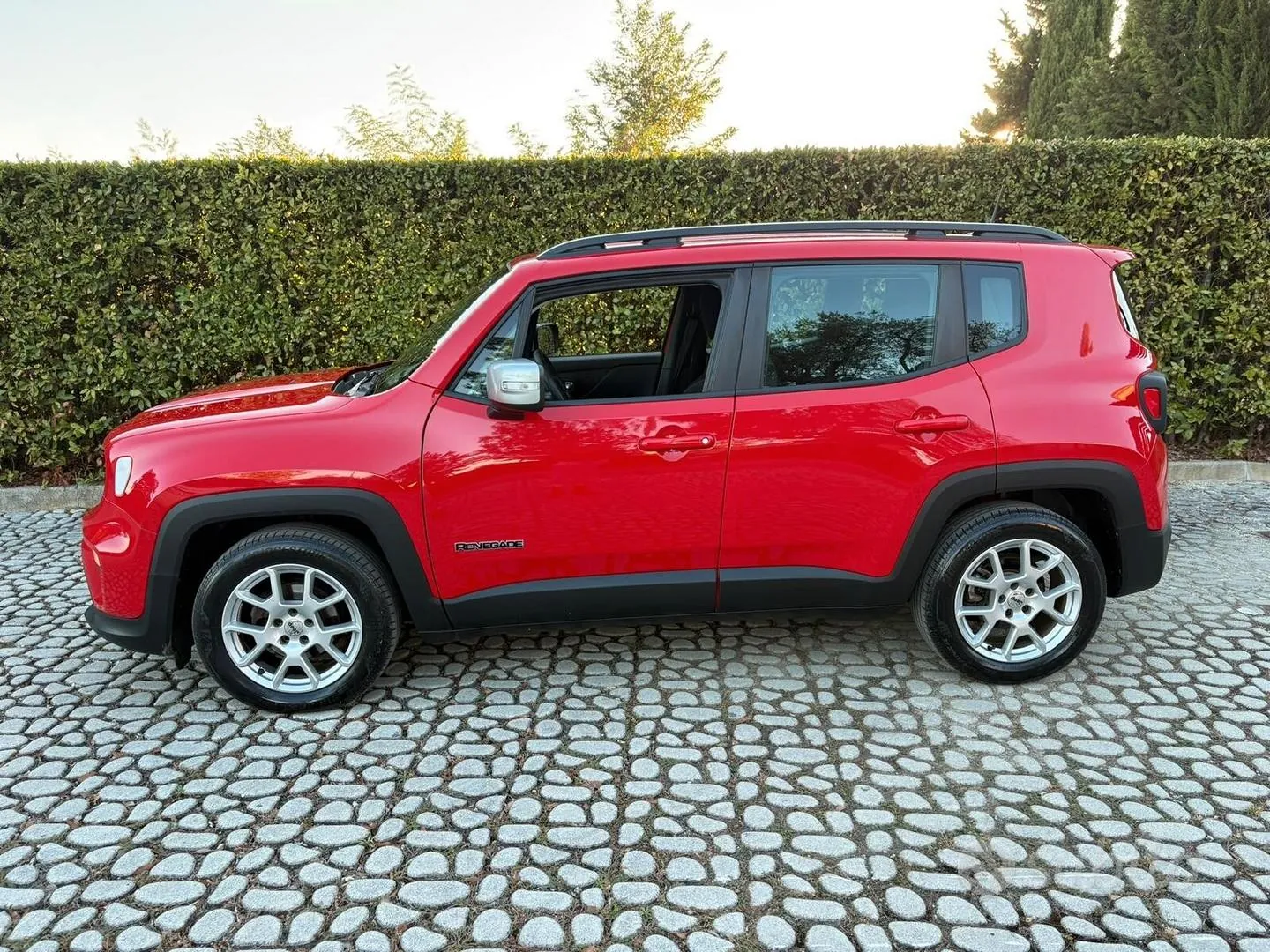 Jeep Renegade 2022 photo 3