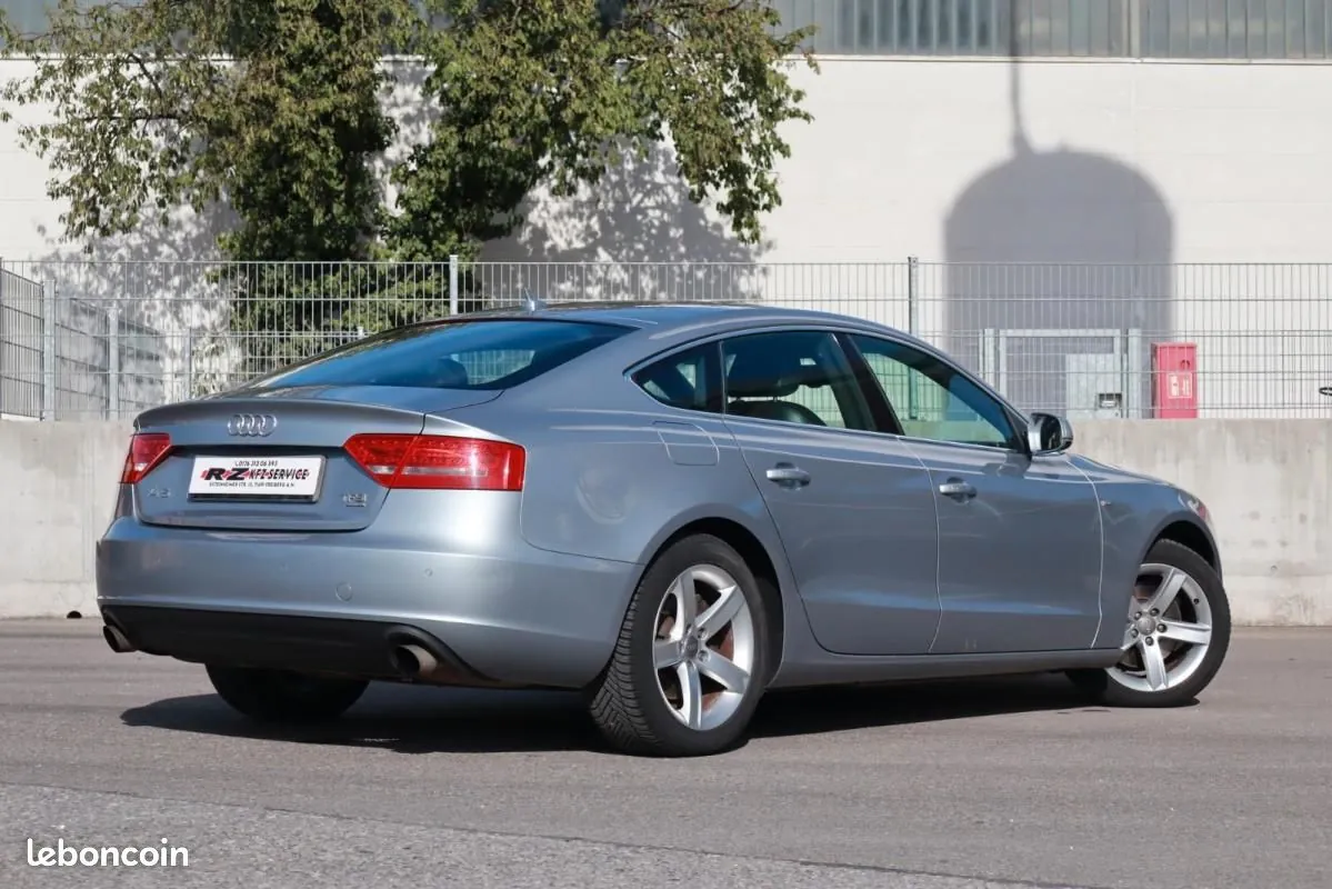 Audi A5 2010 photo 2