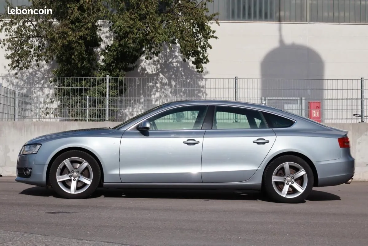 Audi A5 2010 photo 4