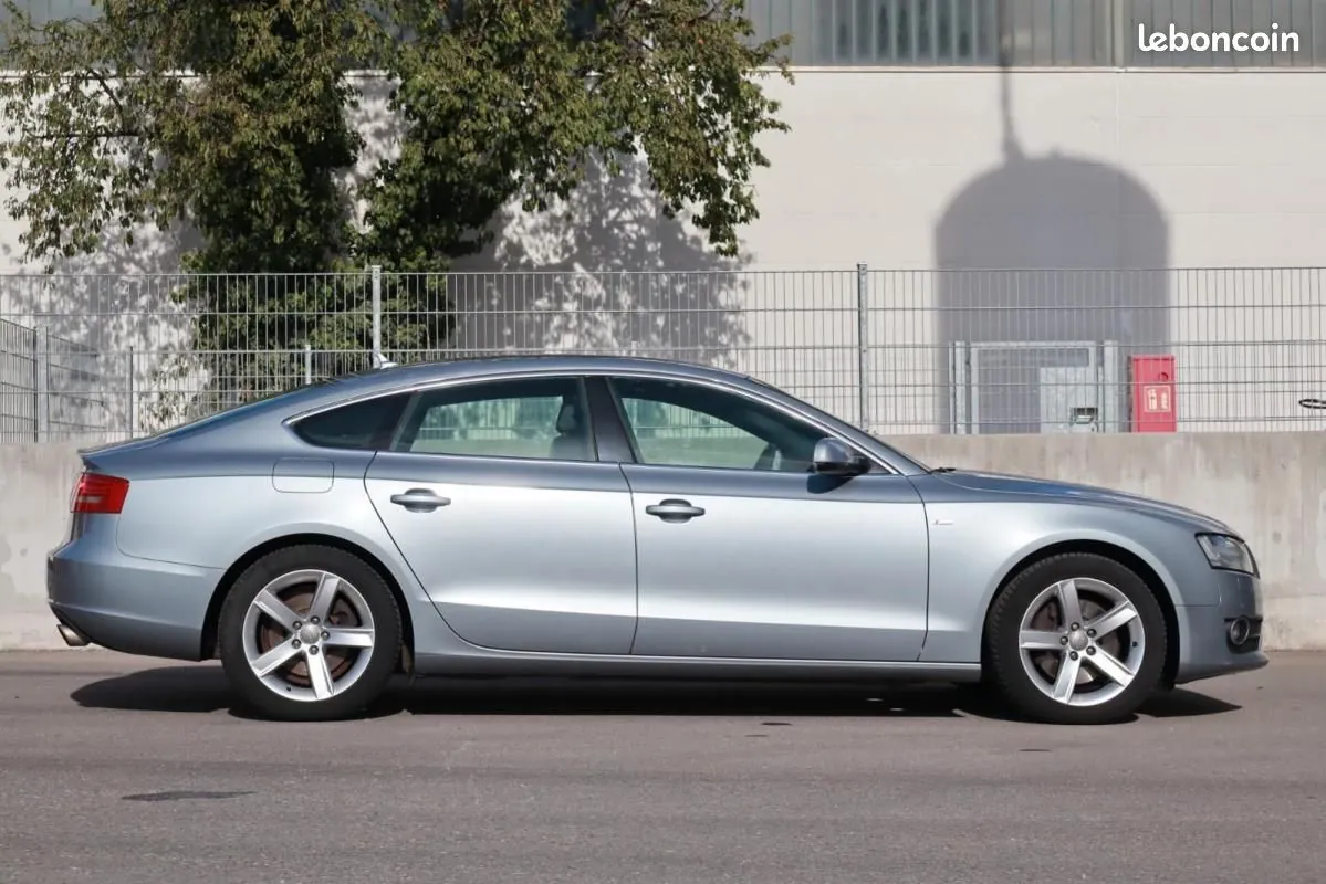 Audi A5 2010 photo 3