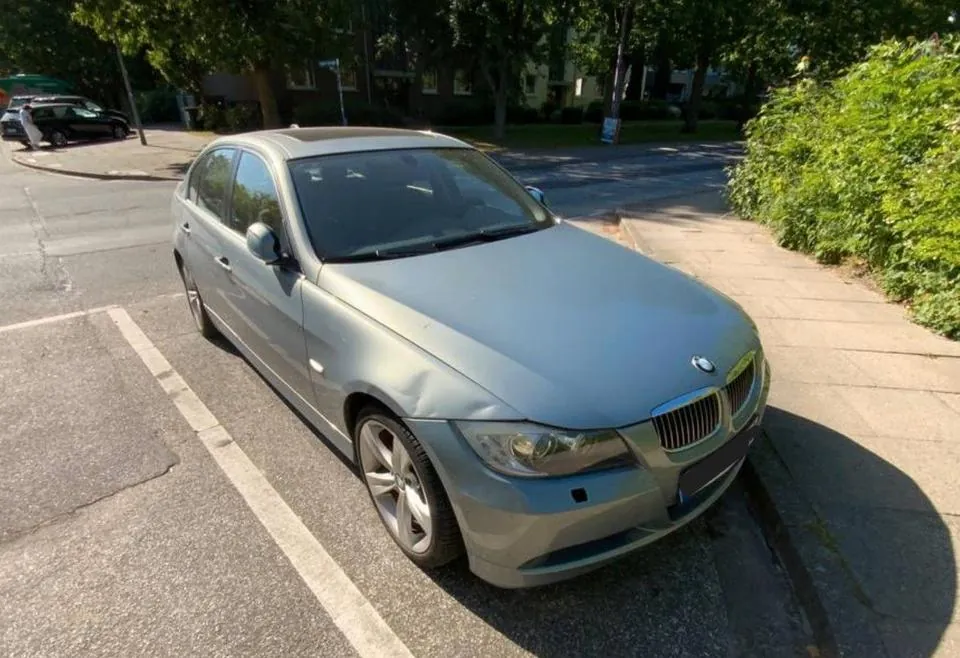 BMW 325I E90