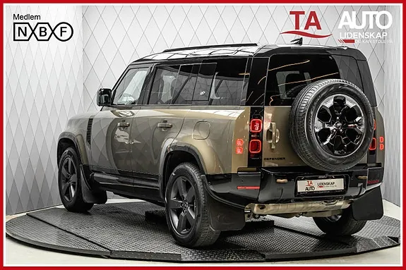 Land Rover Defender 110