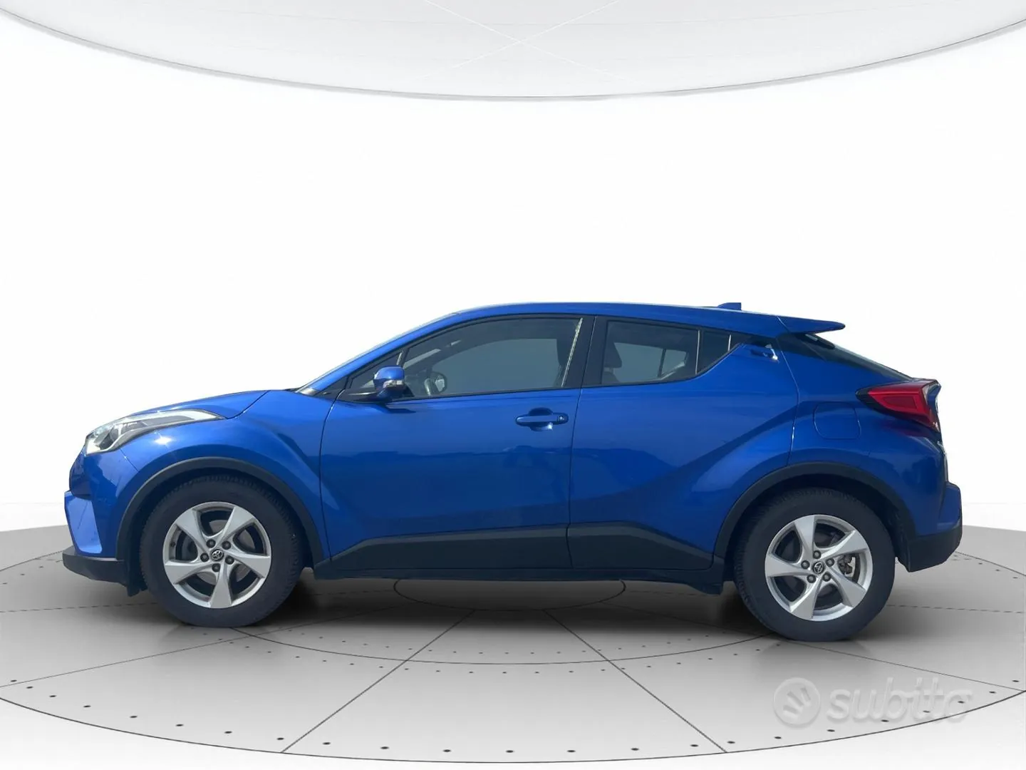 Toyota C-Hr 2019 photo 2