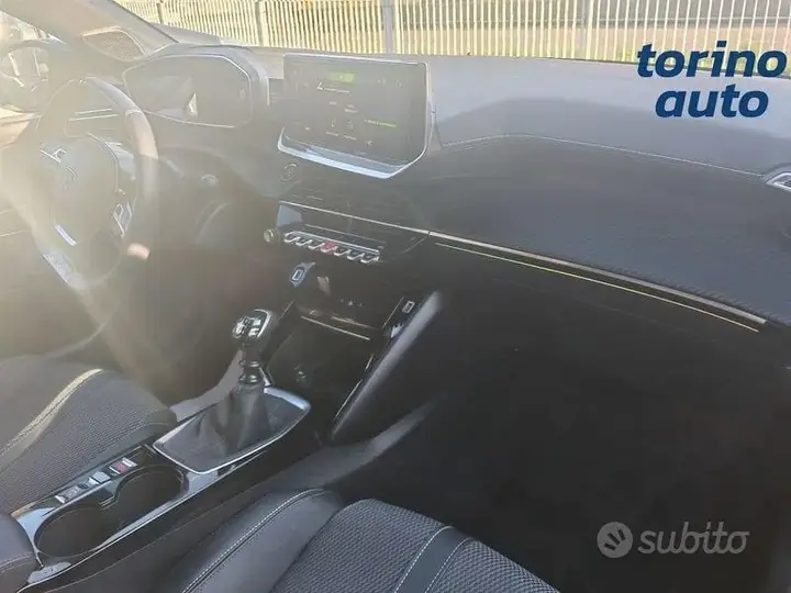 Peugeot 208 2024 photo 4