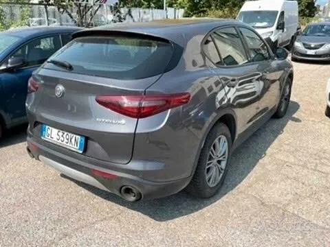 Alfa Romeo Stelvio 2022 photo 2