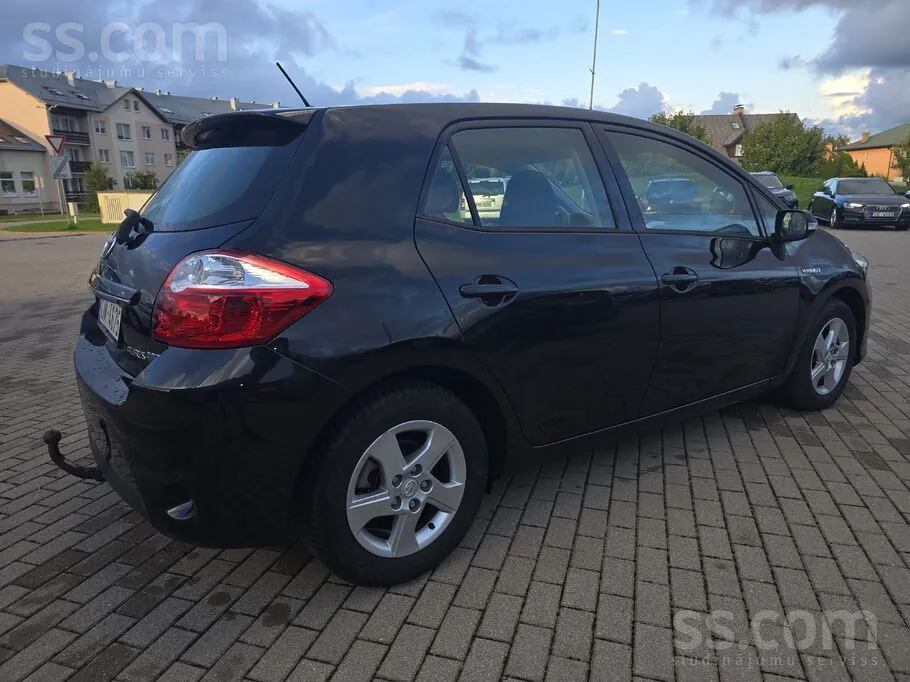 Toyota Auris 2010 photo 4