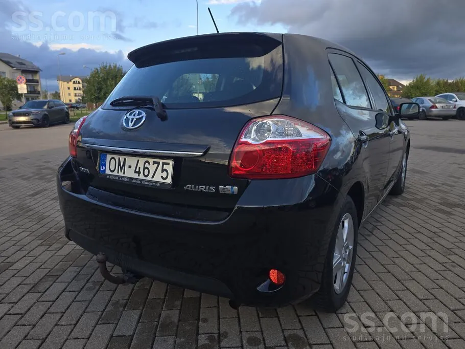 Toyota Auris 2010 photo 5
