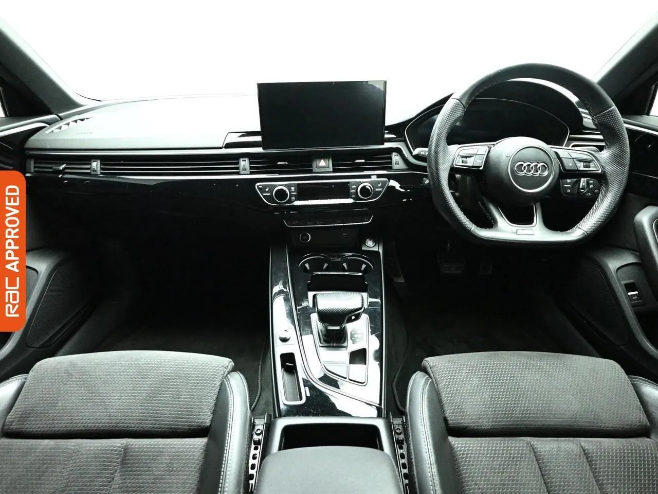 Audi A4 2020 photo 2