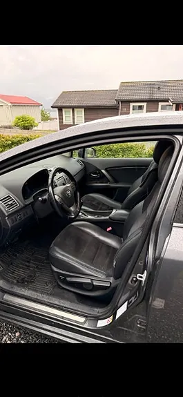 Toyota Avensis 2012 photo 5