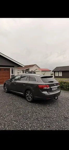 Toyota Avensis 2012 photo 3