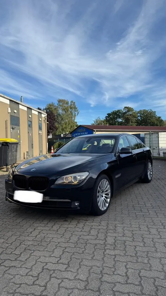 BMW 750I