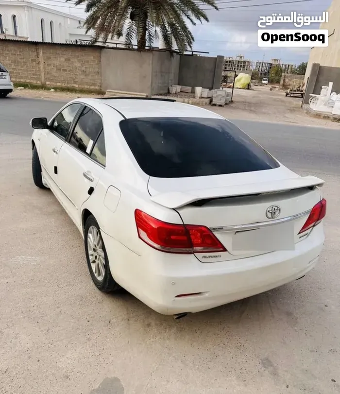 Toyota Aurion