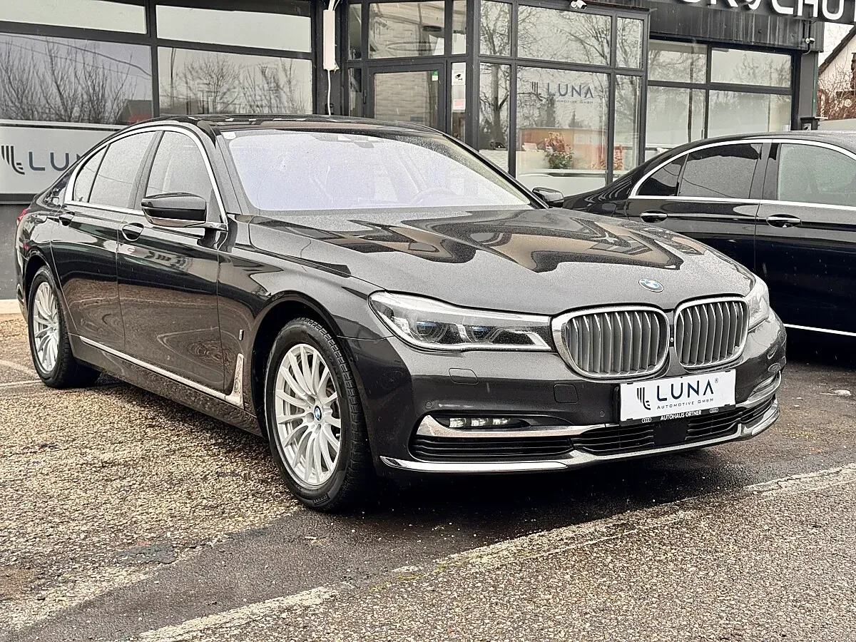 BMW 7 Series 2018 photo 3