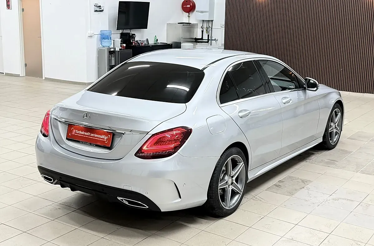 Mercedes-Benz C-Class 2018 photo 3