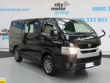 Toyota Hiace 2021 photo 2